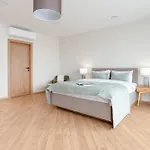 Modern Retreat I I By Cohost شقة