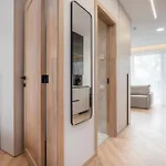 Modern Retreat I I By Cohost * بالانغا