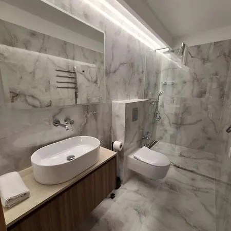 Modern Retreat I I Wifi Included I By Cohost *