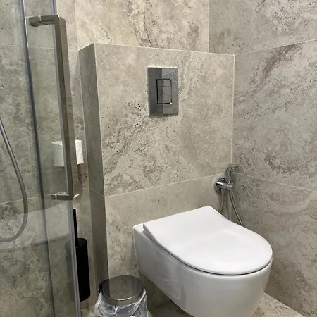Modern Retreat I I Wifi Included I By Cohost Apartment *