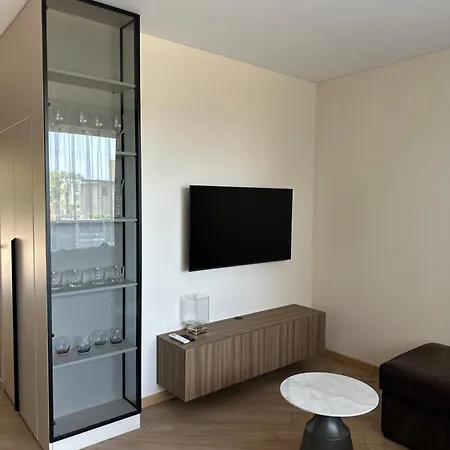 Apartment Modern Retreat I I Wifi Included I By Cohost *