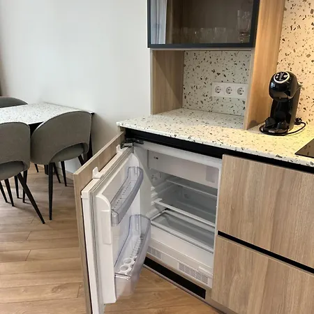 Modern Retreat I I Wifi Included I By Cohost Apartment