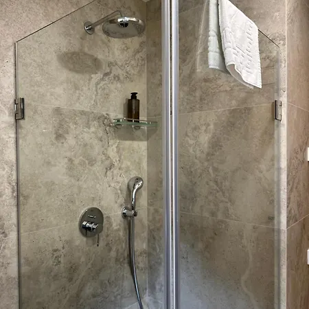 Apartment Modern Retreat I I Wifi Included I By Cohost