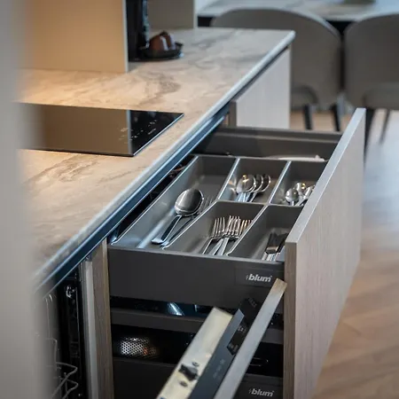 Apartment Modern Retreat I I By Cohost