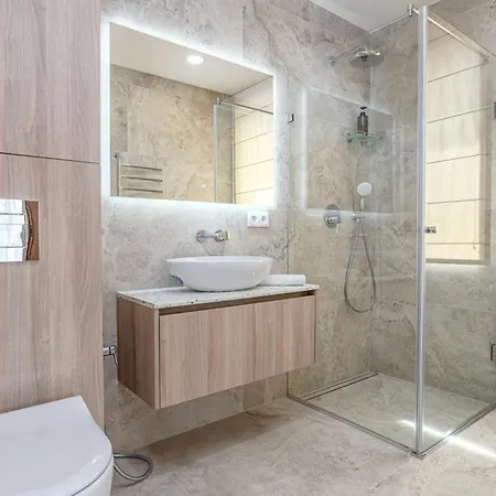 Modern Retreat I I By Cohost Apartment *