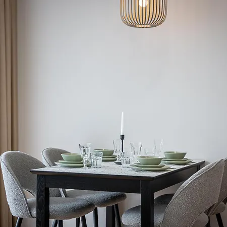 Modern Retreat I I By Cohost Apartment *