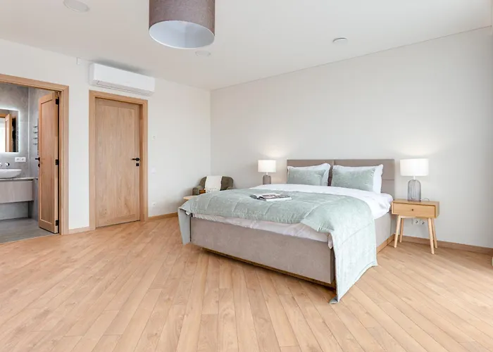 Modern Retreat I I By Cohost Apartment