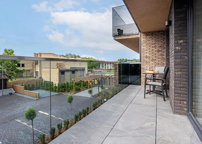 Modern Retreat I I By Cohost Apartment *